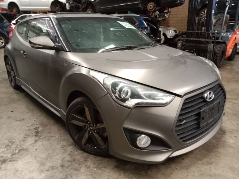 Hyundai Veloster 2013 Grey Wrecking