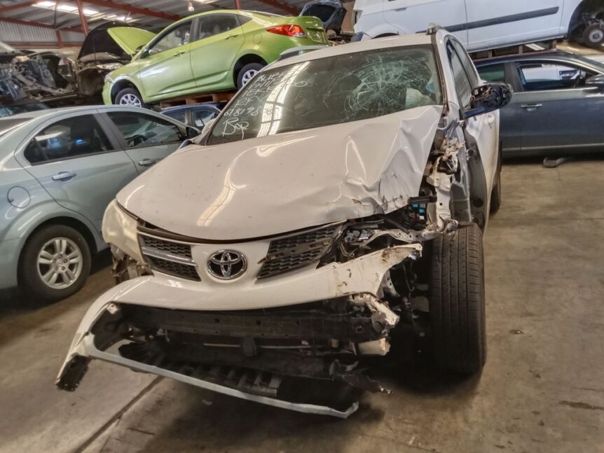 Toyota RAV4 2014 White Wrecking